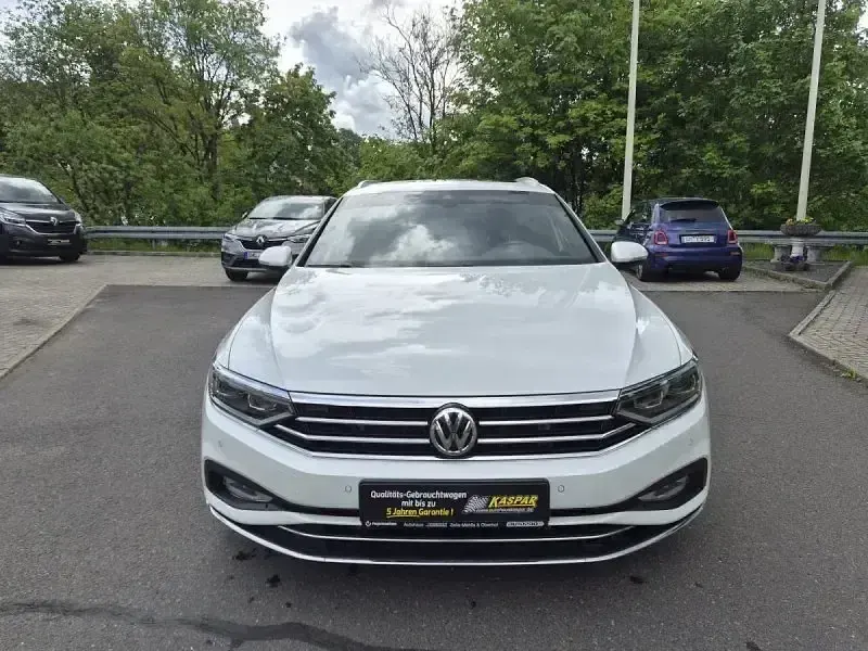 Gebraucht VW Passat Elegance 272 PS (200 kW) 2020 Oryxwhite perlmutteffekt Kombi