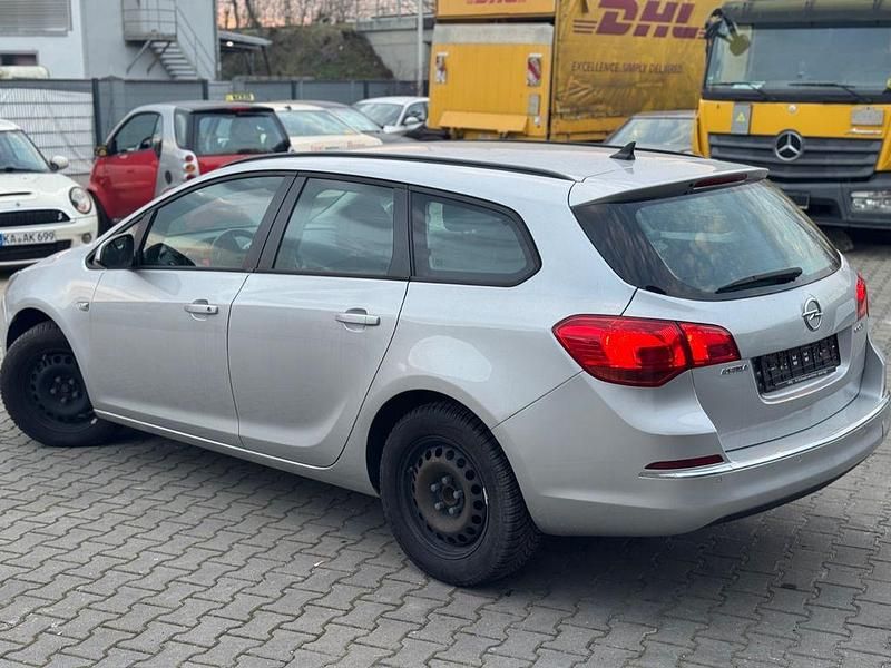 Gebraucht Opel Astra Style 110 PS (80 kW) 2015 Silber Kombi