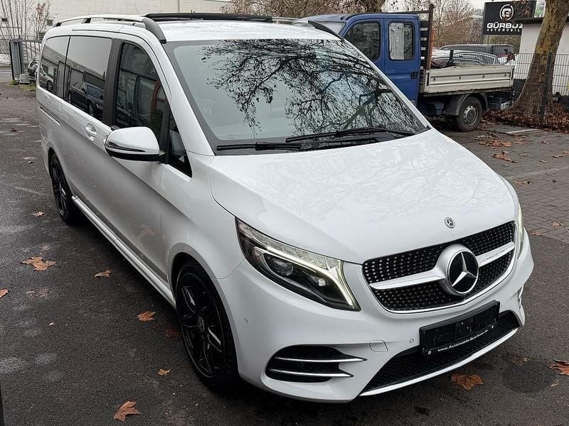 Bergkristallweiss Gebraucht 2019 Mercedes V300 AMG line Van / Kleinbus | 39.999 € (Guter Preis) - Bild 1/4