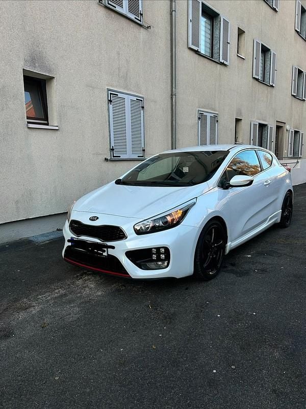 Gebraucht Kia Ceed GT-Track 204 PS (150 kW) 2014 Weiß Kleinwagen