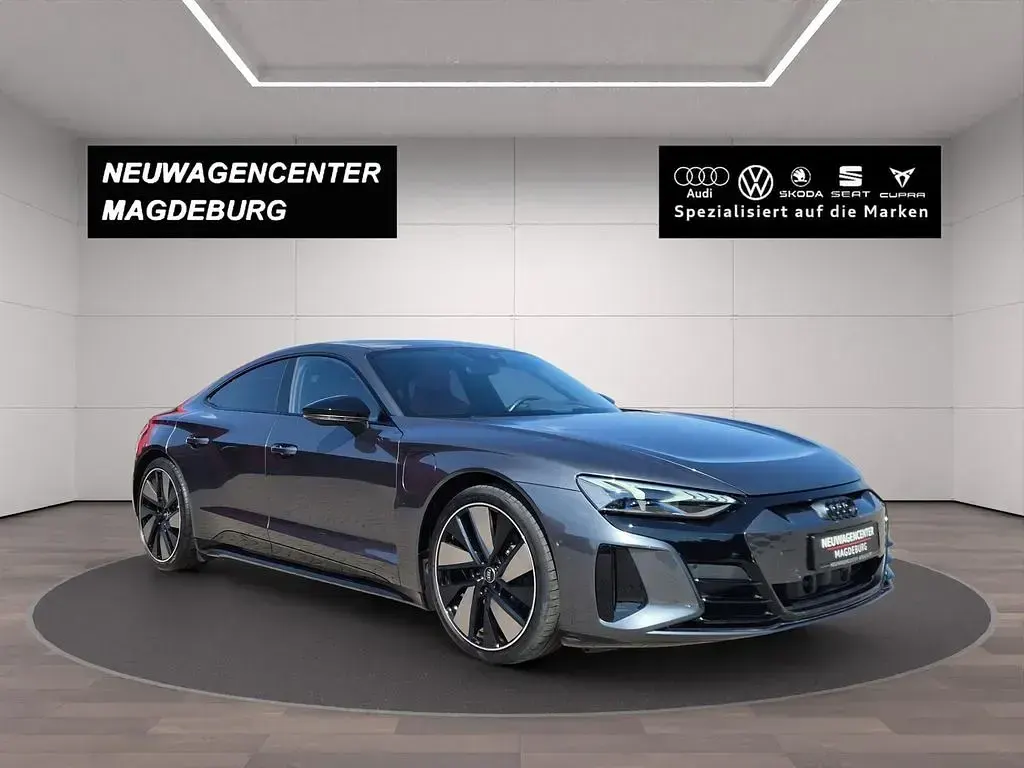 Gebraucht Audi e-tron GT quattro Sport 350 kW (476 PS) 2023 Daytonagrau perleffekt Limousine