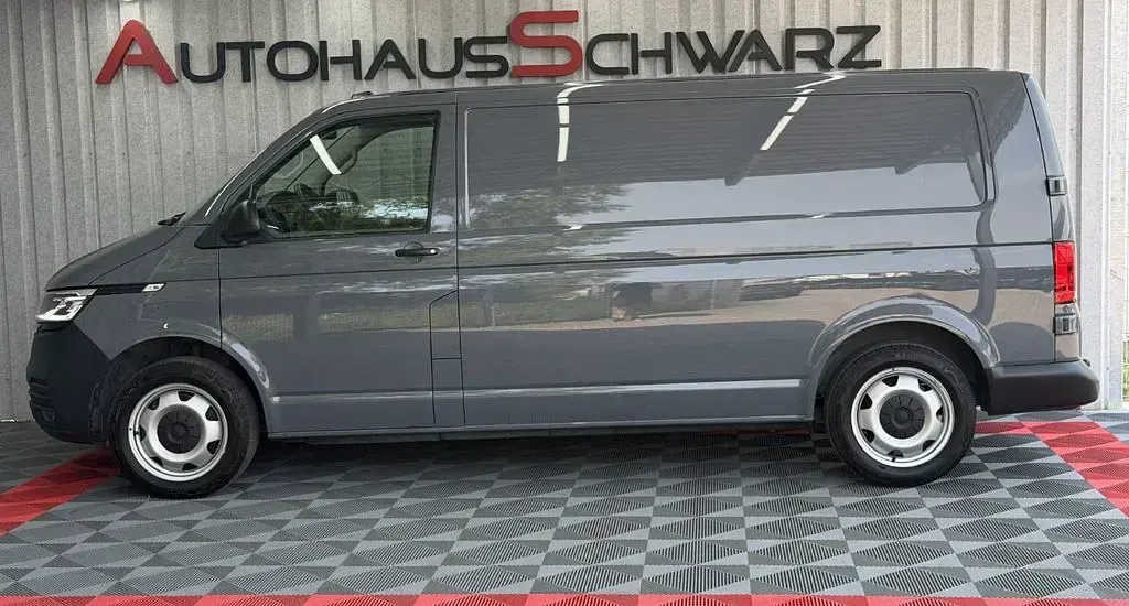 Gebraucht VW T6.1 199 PS (146 kW) 2021 Grau Van