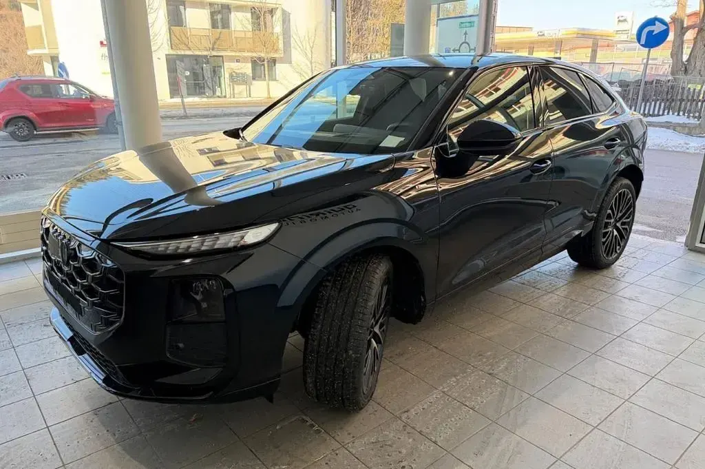 Neu Audi Q3 Sportback Sport 193 PS (141 kW) 2026 Schwarz SUV
