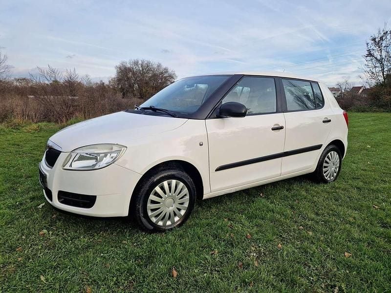 Candyweiss Gebraucht 2009 Skoda Fabia Classic Kleinwagen | 1.800 € (Superpreis) - Bild 1/4