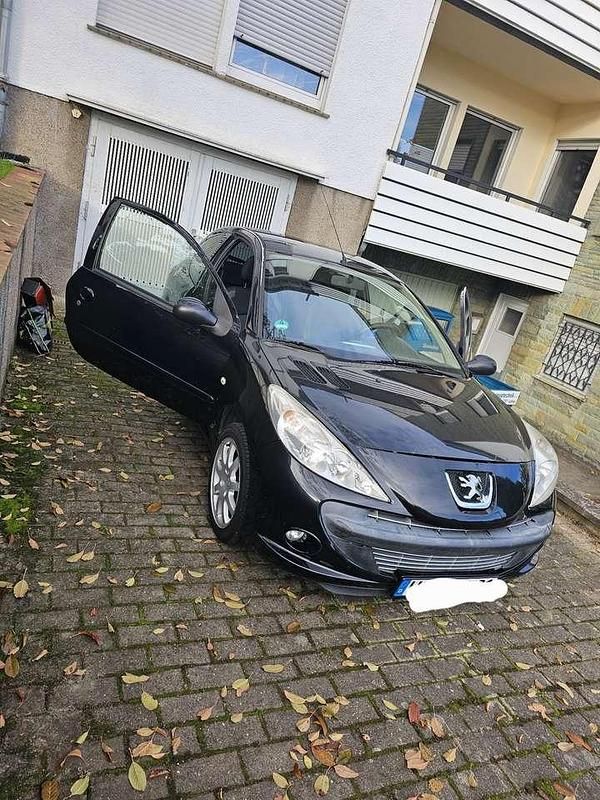 Gebraucht Peugeot 206 75 PS (55 kW) 2009 Limousine
