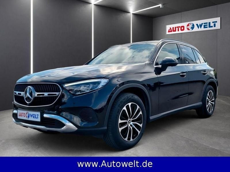Obsidianschwarz metalliclack Gebraucht 2023 Mercedes GLC220 SUV | 43.990 € (Guter Preis) - Bild 1/4