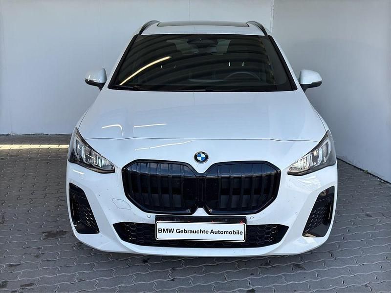 Weiß Gebraucht 2025 BMW 218 Active Tourer M Sport Van / Kleinbus | 33.690 € (Guter Preis) - Bild 1/4
