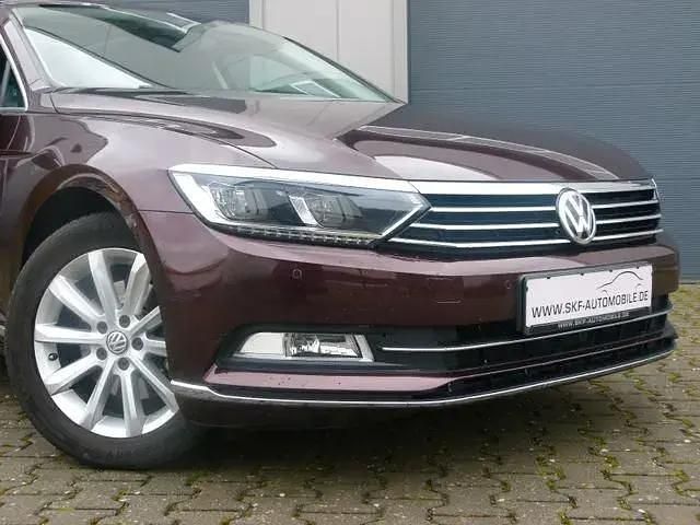 Second-hand VW Passat Highline 250 CP (183 kW) 2017 Roșu Break