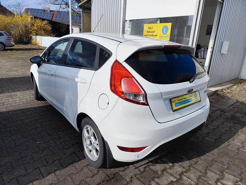 Gebraucht Ford Fiesta SYNC Edition 80 PS (58 kW) 2015 Weiß Kleinwagen