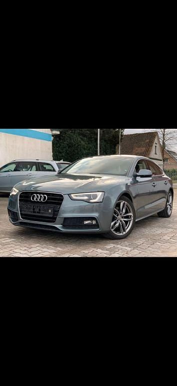 Grau Gebraucht 2016 Audi A5 Sportback Comfort Kleinwagen | 15.200 € (Etwas zu teuer) - Bild 1/4