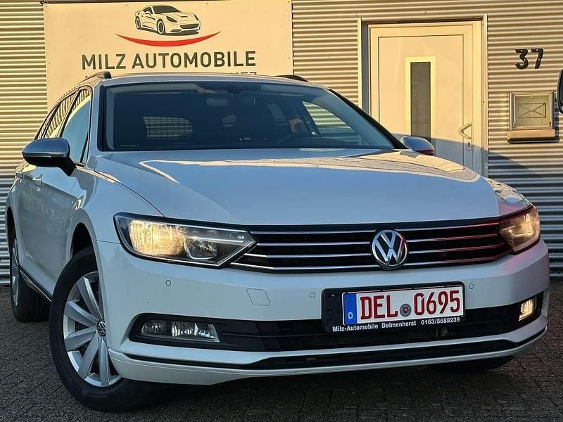 Weiß Gebraucht 2017 VW Passat Comfortline Kombi | 9.890 € (Superpreis) - Bild 1/3