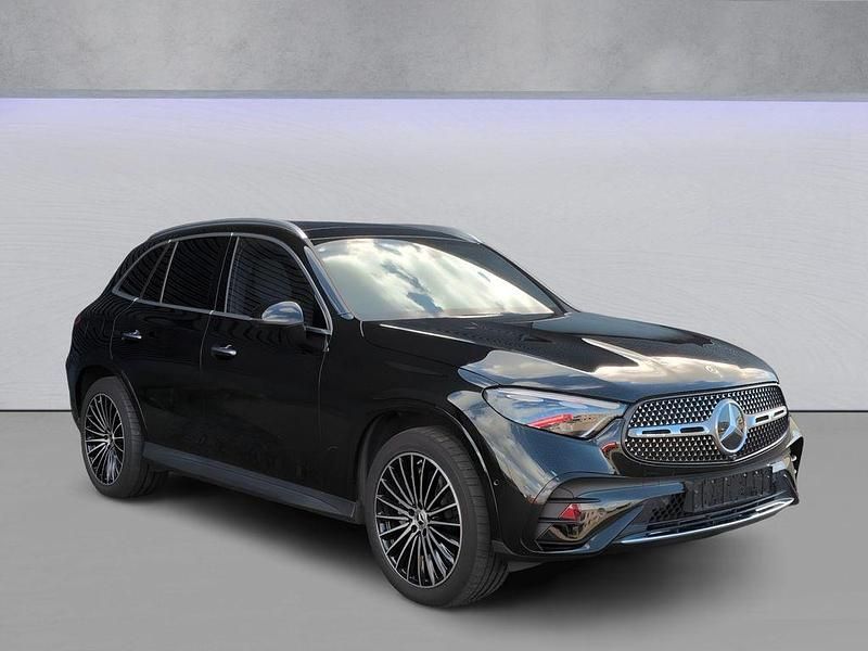 Gebraucht Mercedes GLC300e 313 PS (230 kW) 2023 Schwarz SUV
