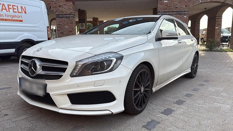 Weiß Gebraucht 2013 Mercedes A250 AMG Limousine | 13.800 € (Fairer Preis) - Bild 1/2