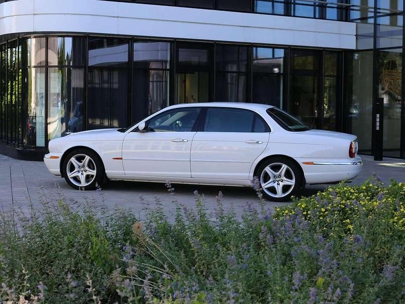 Gebraucht Jaguar XJ8 298 PS (219 kW) 2005 White onyx Limousine