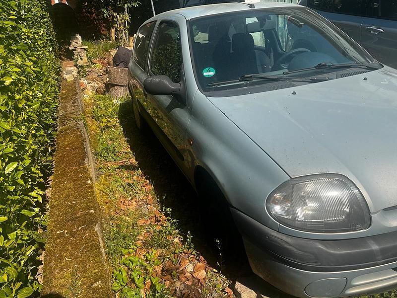 Gebraucht Renault Clio II 58 PS (42 kW) 2001 Grau Kleinwagen