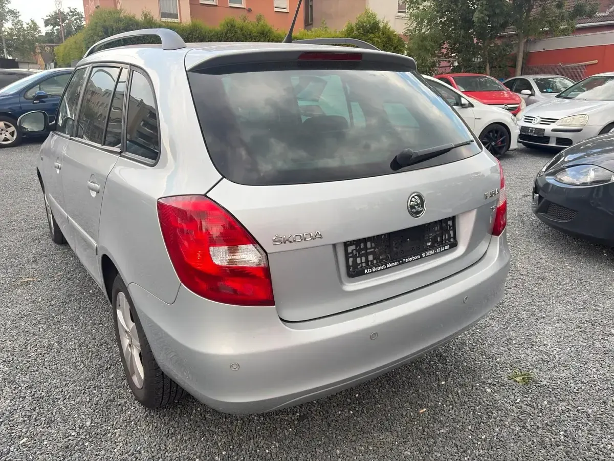 Gebraucht Skoda Fabia 105 PS (77 kW) 2013 Silber Limousine