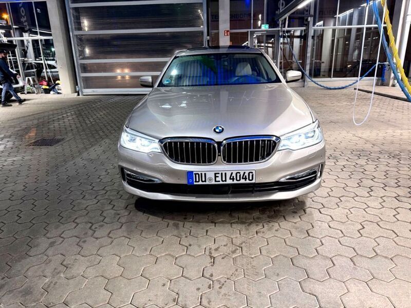 Silber Gebraucht 2016 BMW 530 Luxury Line Limousine | 18.800 € (Fairer Preis) - Bild 1/3