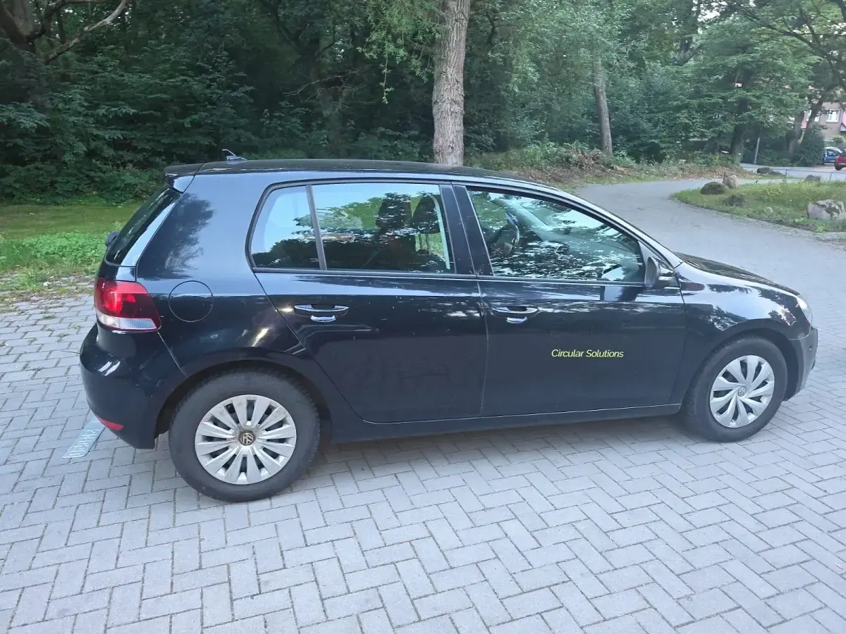 Gebraucht VW Golf VI 90 PS (66 kW) 2009 Schwarz Kleinwagen