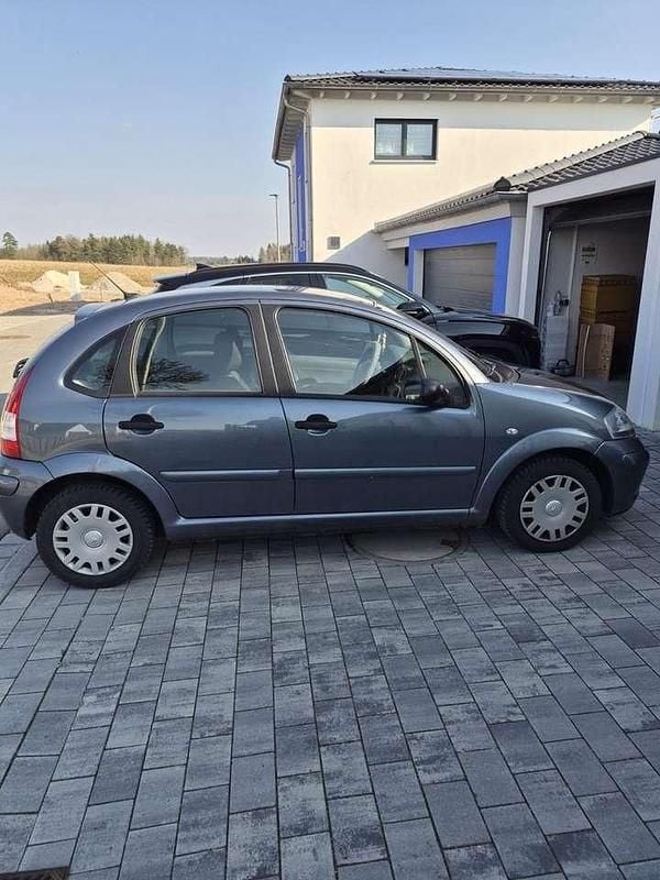 Gebraucht Citroën C3 Comfort 73 PS (53 kW) 2008 Lackierung eisengrau/metallic Kleinwagen