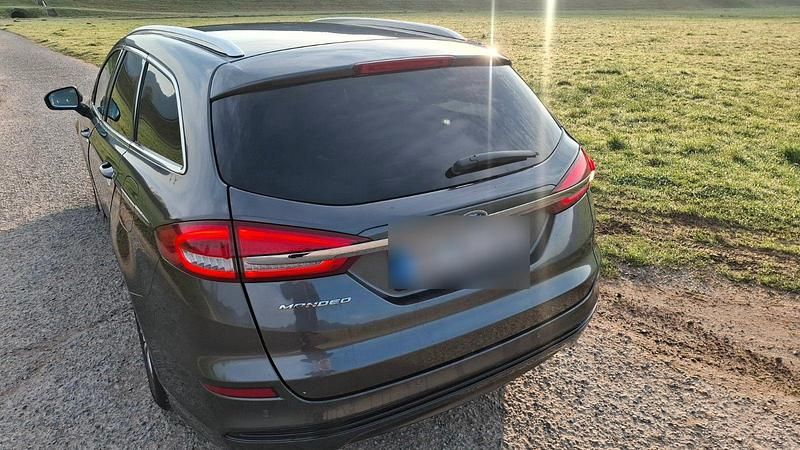 Gebraucht Ford Mondeo Titanium 150 PS (110 kW) 2019 Grau Kombi