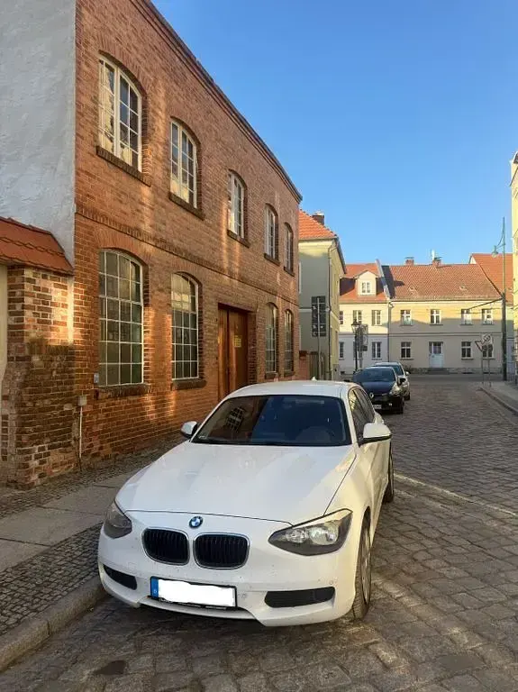 Gebraucht BMW 116 116 PS (85 kW) 2012 Weiß Kleinwagen