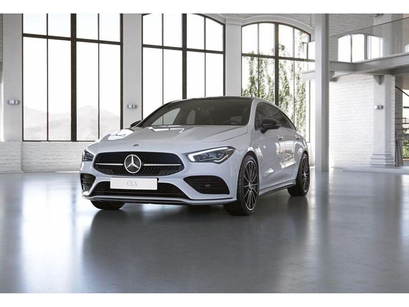Weiß Gebraucht 2022 Mercedes CLA200 Shooting Brake AMG Kombi | 29.950 € (Guter Preis) - Bild 1/4