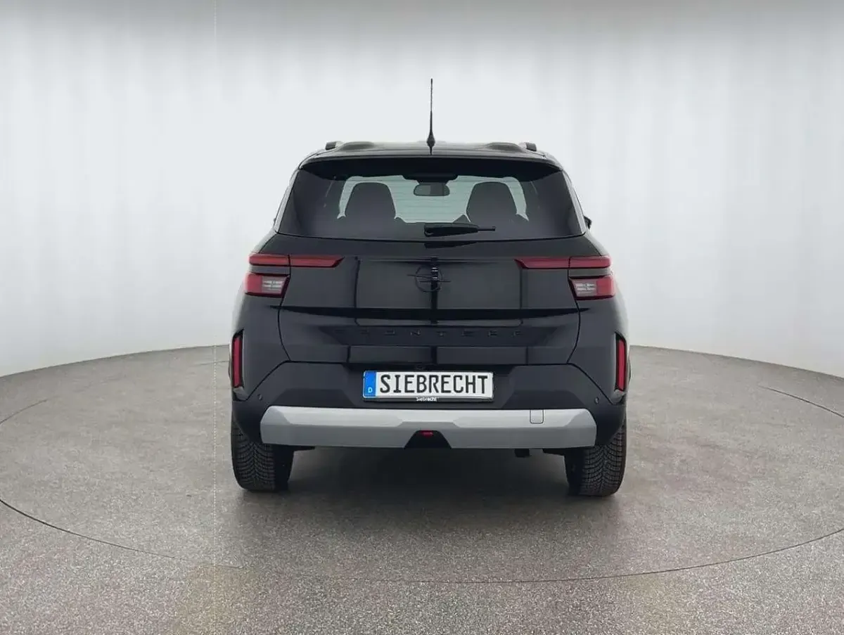 Neu Opel Frontera 145 PS (106 kW) 2026 Schwarz SUV
