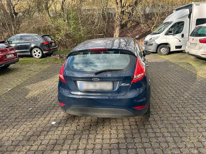 Gebraucht Ford Fiesta 92 PS (67 kW) 2009 Blau Kleinwagen
