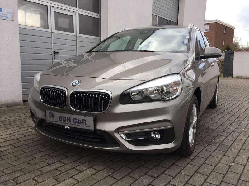 Silber Gebraucht 2014 BMW 218 Active Tourer Luxury Line Van / Kleinbus | 17.800 € (Etwas zu teuer) - Bild 1/4