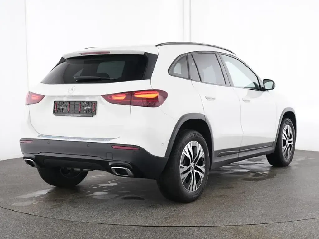 Gebraucht Mercedes GLA200 Progressive 163 PS (119 kW) 2025 Weiß unilack polarweiß SUV