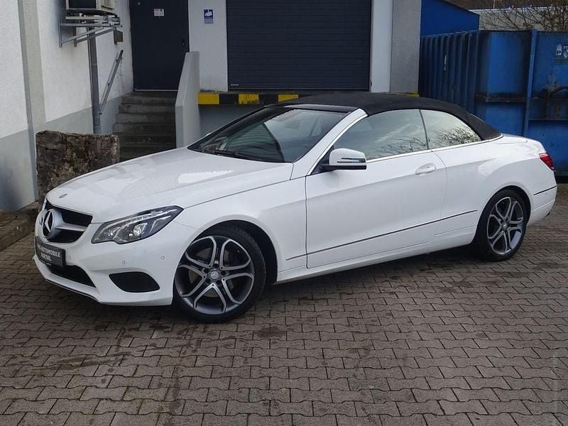 Weiß Gebraucht 2013 Mercedes E200 Cabrio | 18.999 € (Fairer Preis) - Bild 1/4