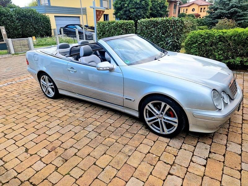Gebraucht Mercedes CLK320 Avantgarde 218 PS (160 kW) 2001 Silber Cabrio
