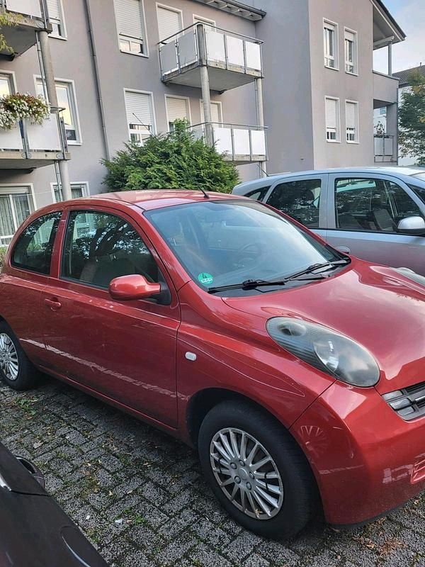 Rot Gebraucht 2005 Nissan Micra Kleinwagen | 900 € (Fairer Preis) - Bild 1/3
