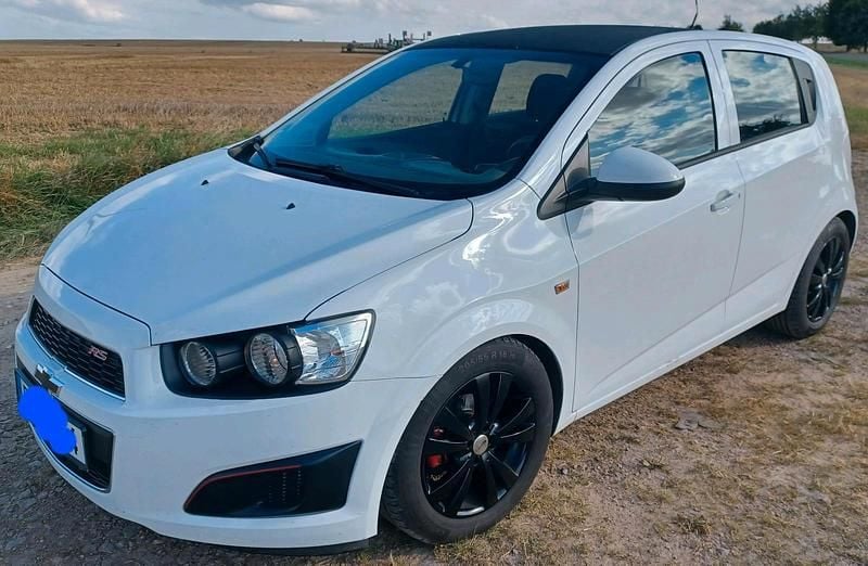 Weiß Gebraucht 2012 Chevrolet Aveo Kleinwagen | 4.199 € - Bild 1/4