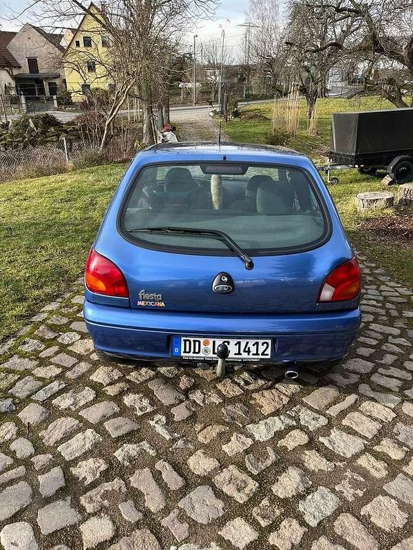 Gebraucht Ford Fiesta Ghia 75 PS (55 kW) 2002 Blau Kleinwagen