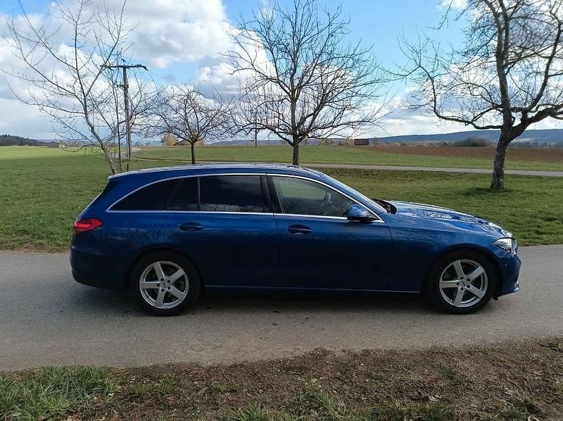 Gebraucht Mercedes C200 163 PS (119 kW) 2023 Blau Kombi