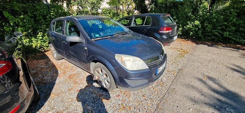 Blau Gebraucht 2008 Opel Astra Kleinwagen | 900 € (Guter Preis) - Bild 1/4