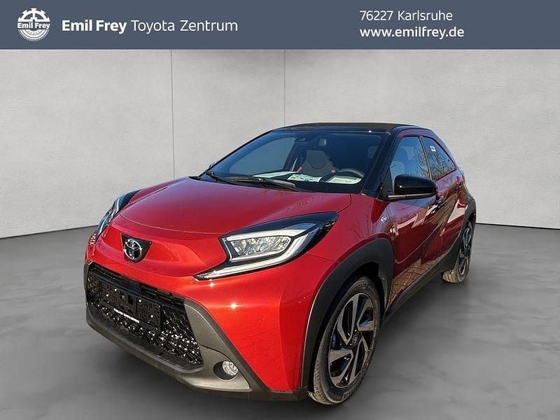 Neu Toyota Aygo X 72 PS (52 kW) 2025 Rot SUV