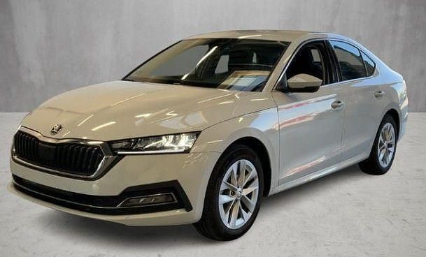 Weiß Gebraucht 2023 Skoda Octavia Style Limousine | 24.480 € (Guter Preis) - Bild 1/4