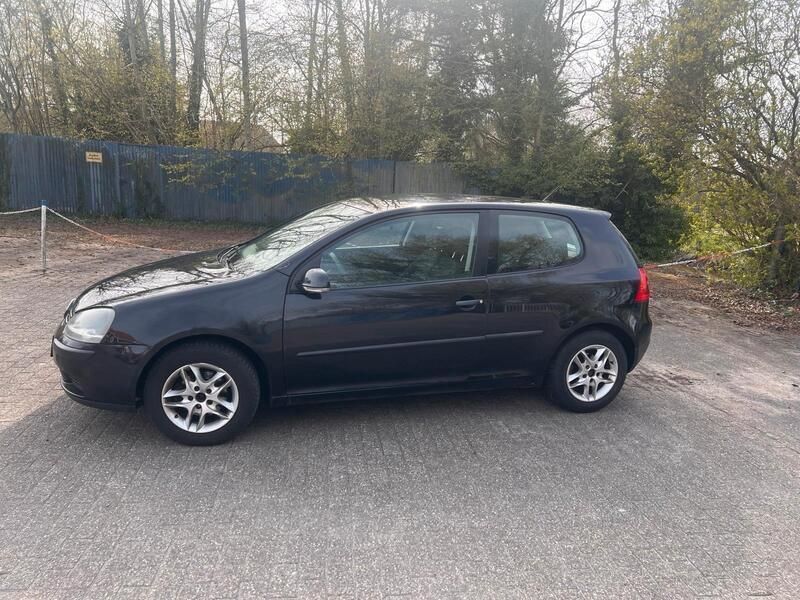 Schwarz Gebraucht 2005 VW Golf V Coupé | 900 € (Guter Preis) - Bild 1/4