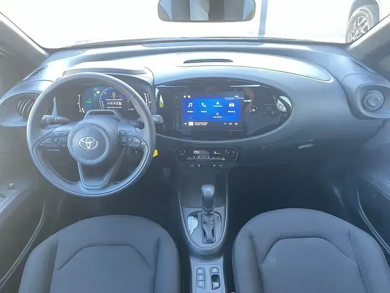 Gebraucht Toyota Aygo X Connect Style 116 PS (85 kW) 2026 Grau SUV
