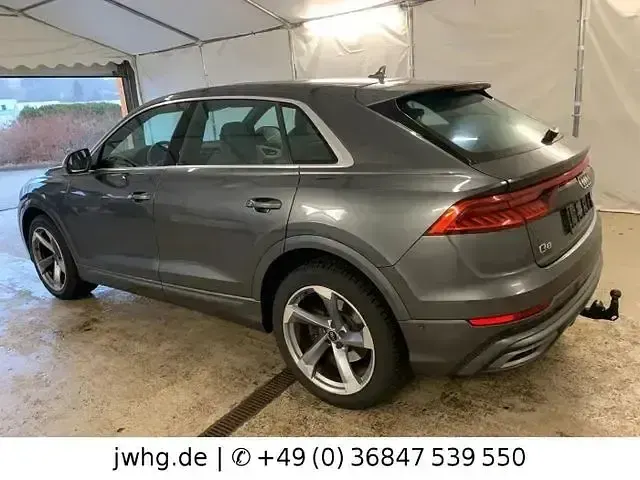 Gebraucht Audi Q8 S-Line 286 PS (210 kW) 2022 Grau SUV