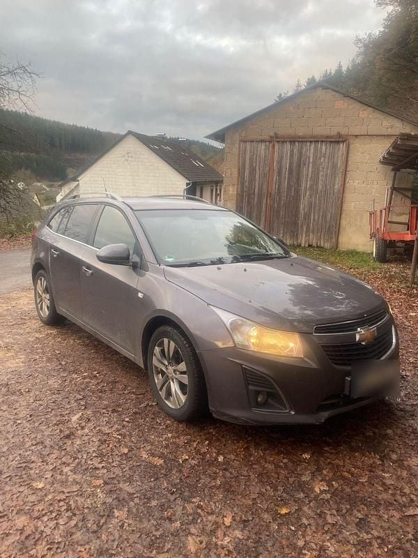 Grau Gebraucht 2013 Chevrolet Cruze Kombi | 2.950 € (Guter Preis) - Bild 1/4