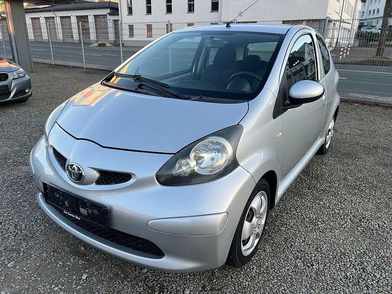 Silber Gebraucht 2008 Toyota Aygo Cool Kleinwagen | 3.500 € (Etwas zu teuer) - Bild 1/4