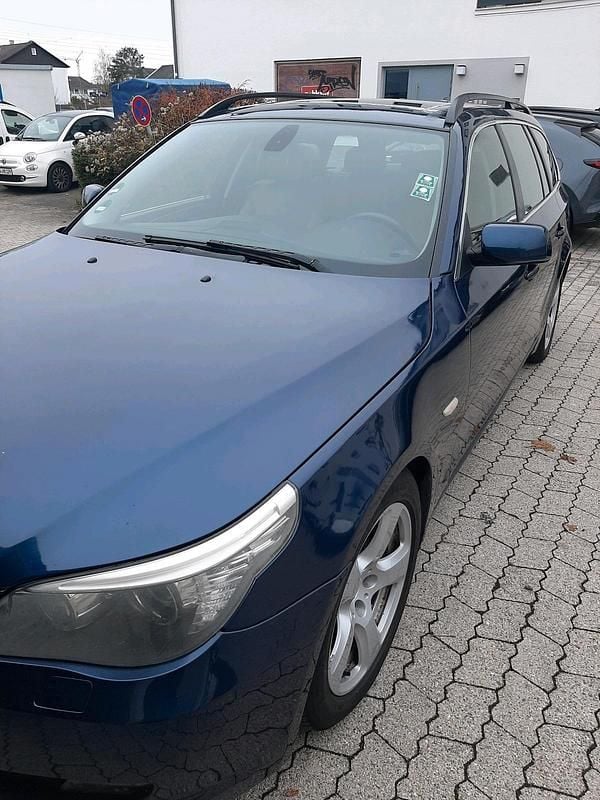 Gebraucht BMW 520 177 PS (130 kW) 2008 Blau Kombi