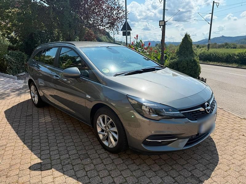 Grau Gebraucht 2020 Opel Astra Kombi | 9.999 € (Guter Preis) - Bild 1/4