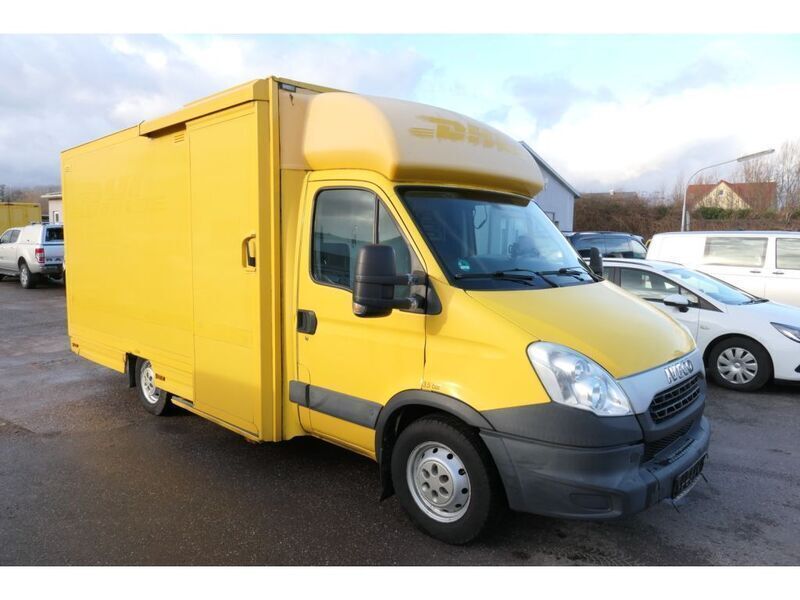 Second-hand Iveco Daily 106 CP (77 kW) 2014 Galben Van