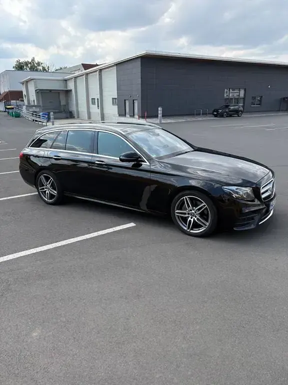 Gebraucht Mercedes E300 245 PS (180 kW) 2019 Schwarz Limousine