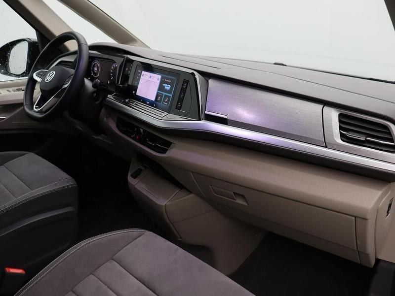 Gebraucht VW Multivan Life 150 PS (110 kW) 2025 Deep black perleffekt Van