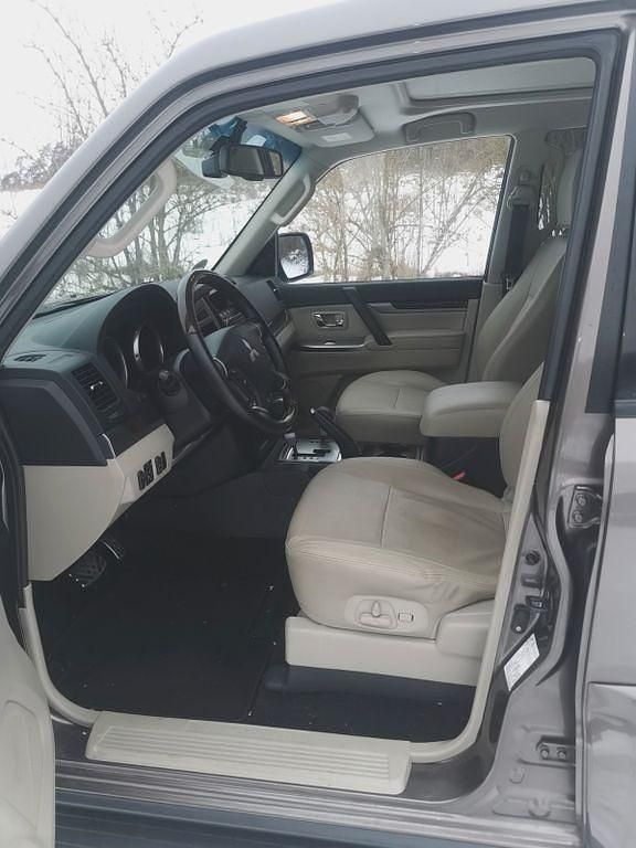 Gebraucht Mitsubishi Pajero Top 200 PS (147 kW) 2015 Braun SUV